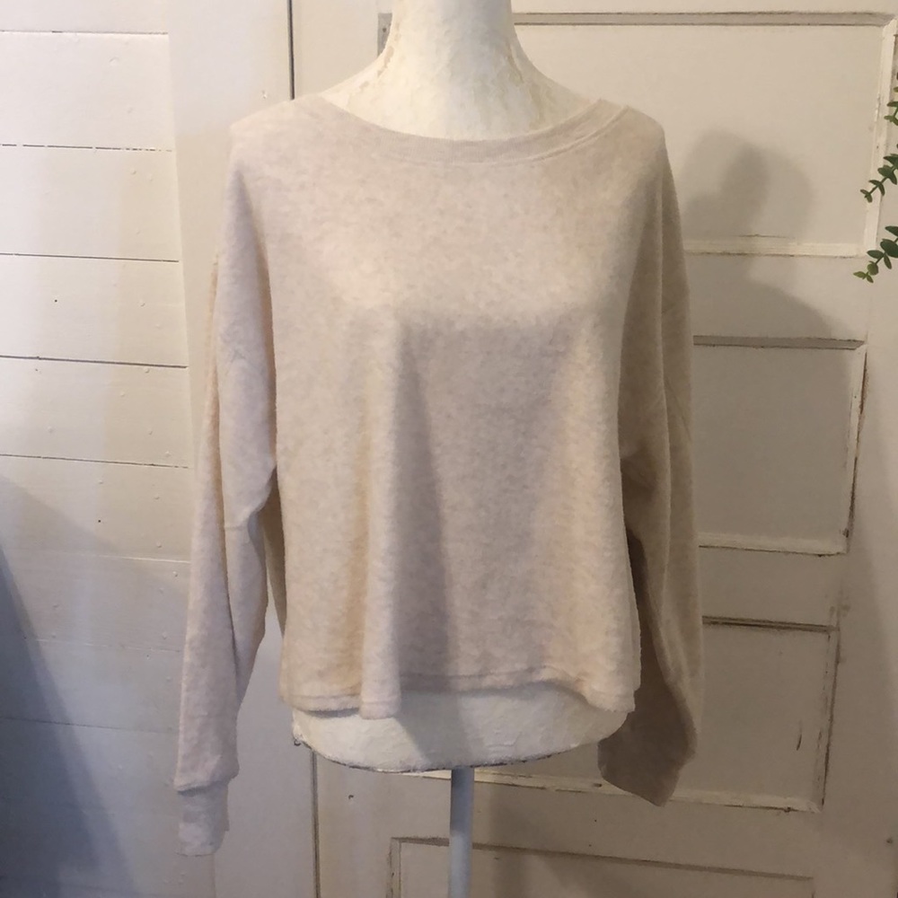 NWT Womens Beige L/S Sweater Cropped 1X Urban Rebel